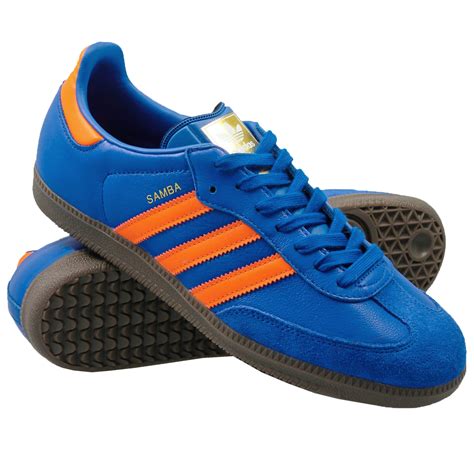 adidas schuhe 44 blau schwarz mit gelber sohle|Blaue Schuhe.